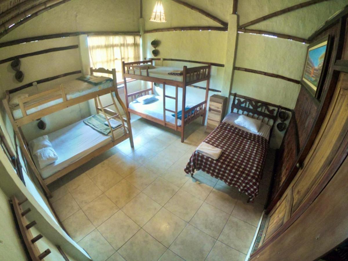 Hostal Moai Монтаньита Экстерьер фото