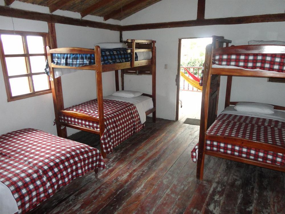 Hostal Moai Монтаньита Экстерьер фото