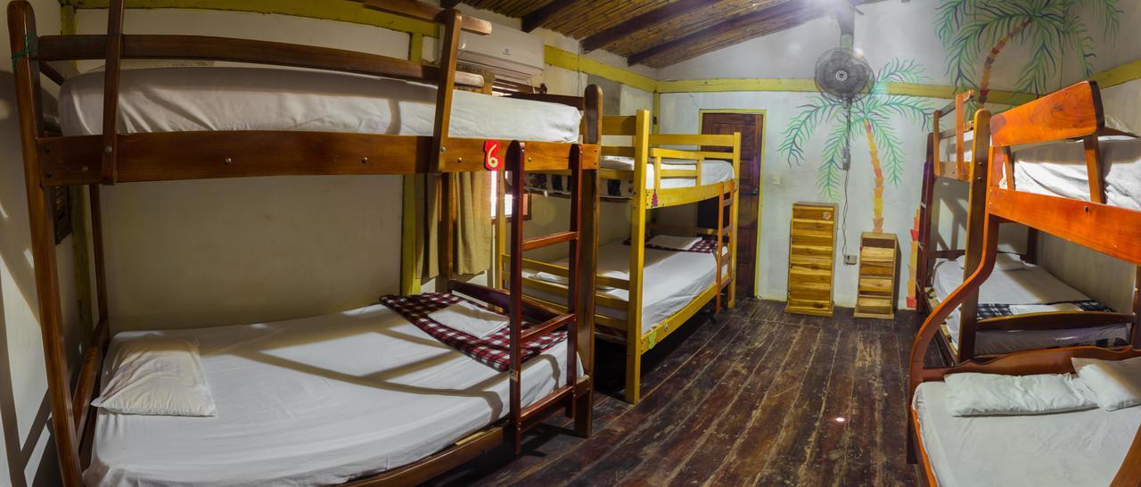 Hostal Moai Монтаньита Экстерьер фото