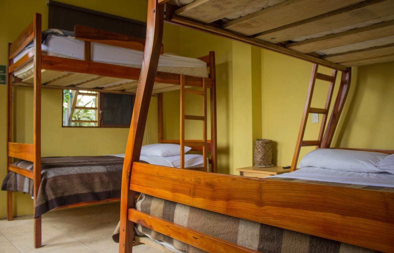 Hostal Moai Монтаньита Экстерьер фото