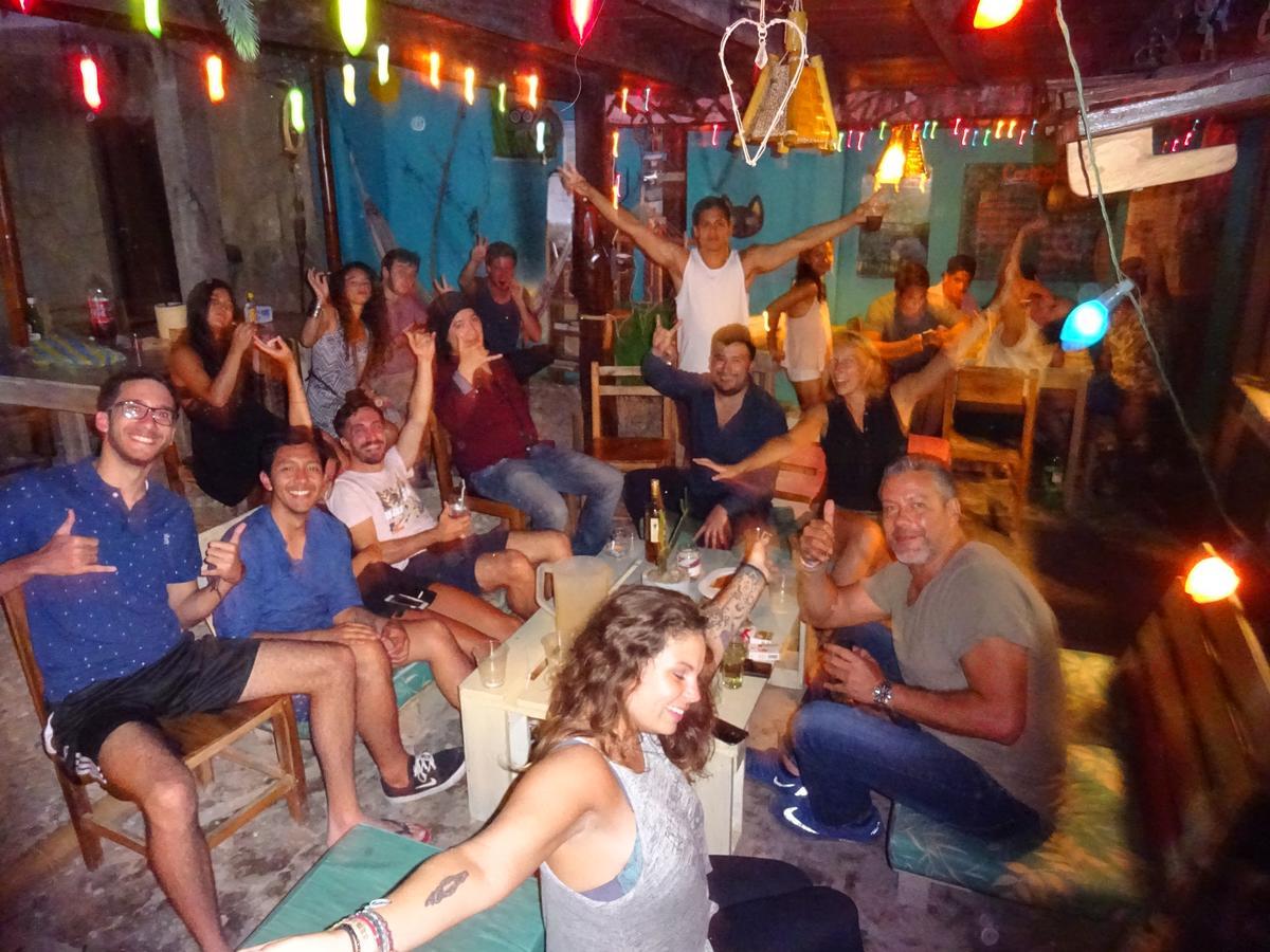 Hostal Moai Монтаньита Экстерьер фото